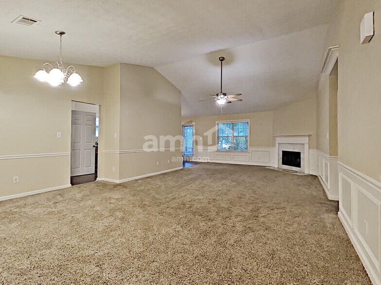 Building Photo - 451 Bellingham Dr
