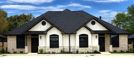Building Photo - Grande Village #1402