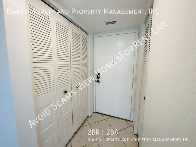 Building Photo - 6365 Bahia Del Mar Blvd S