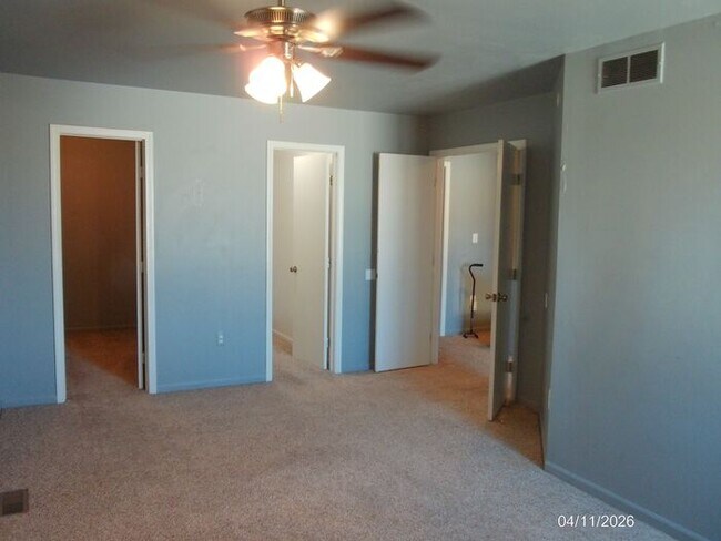 Building Photo - 50450 Bay Run N