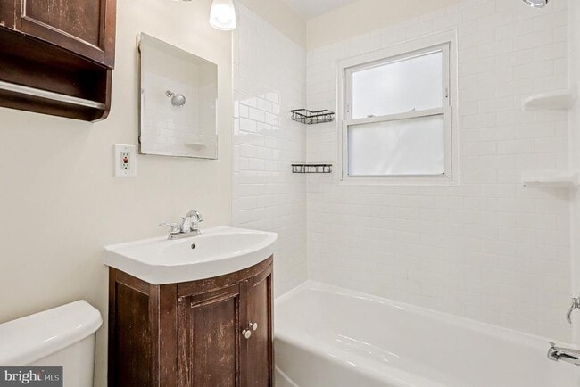 Building Photo - 5838 Fifer Dr