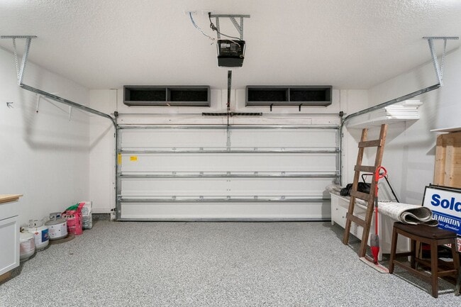 Building Photo - 115 Piper Cv