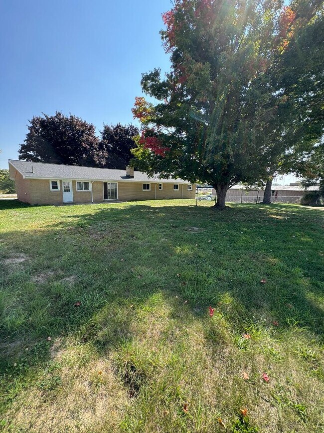 Building Photo - 6451 Alpine Ave NW