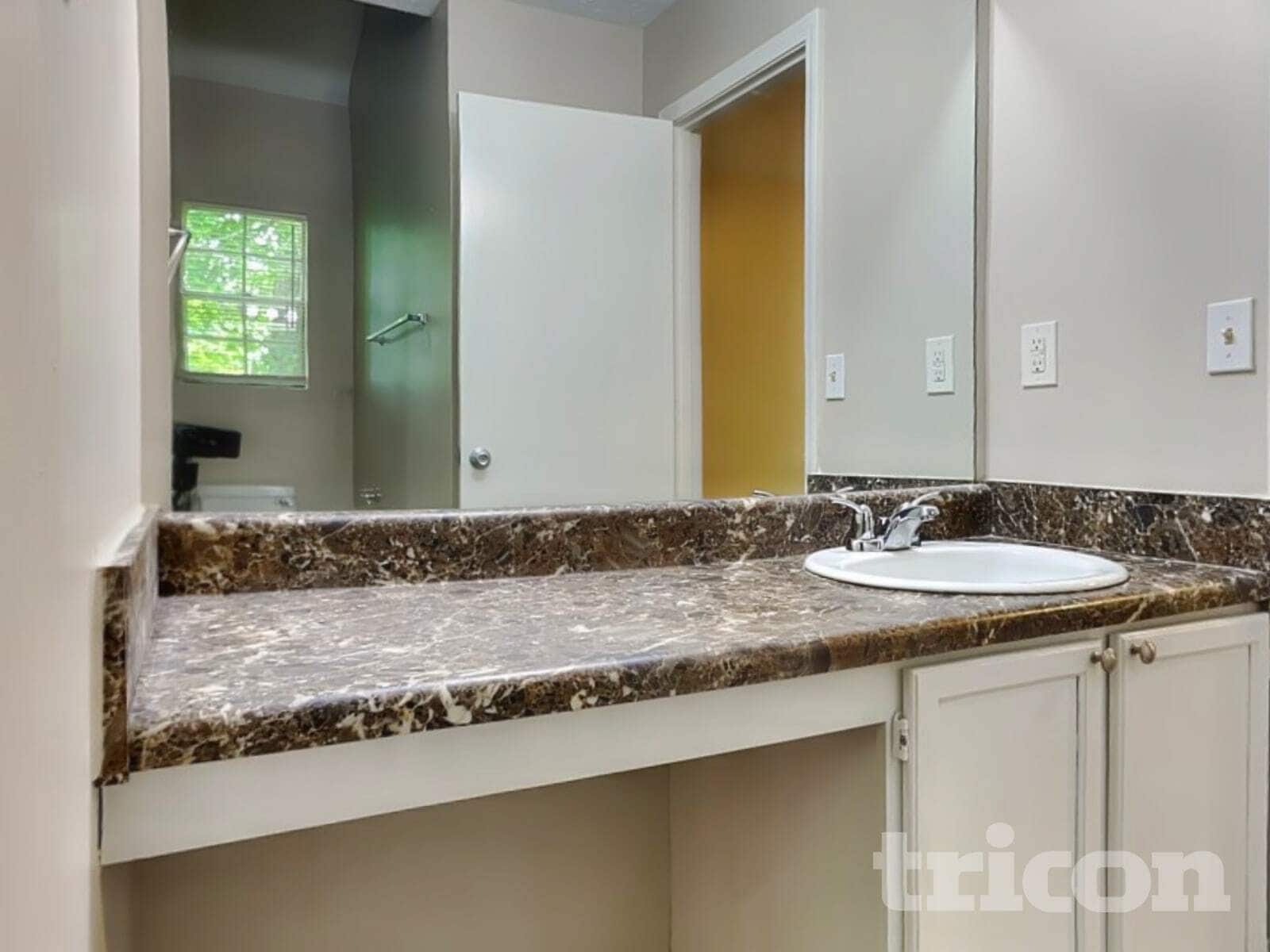 Building Photo - 5950 Crescent Ridge Ct