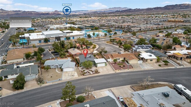 Building Photo - 405 Scenic Dr