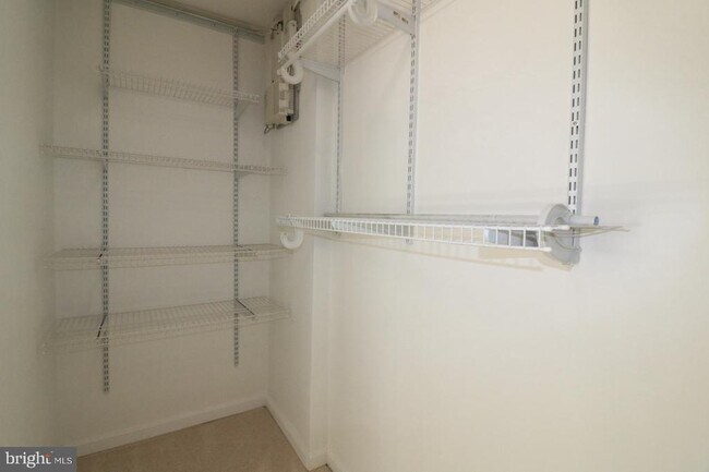 Building Photo - 1805 Crystal Dr