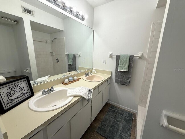 Building Photo - 421 SW 67th Terrace