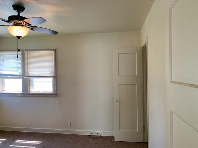 Building Photo - COMING SOON! Charming Bayview Haven: Affor...