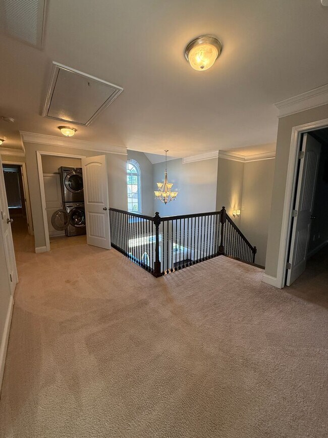 Building Photo - Amazing home with custom touches and in-ground pool