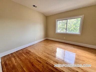 Building Photo - 20 Hillsdale Rd
