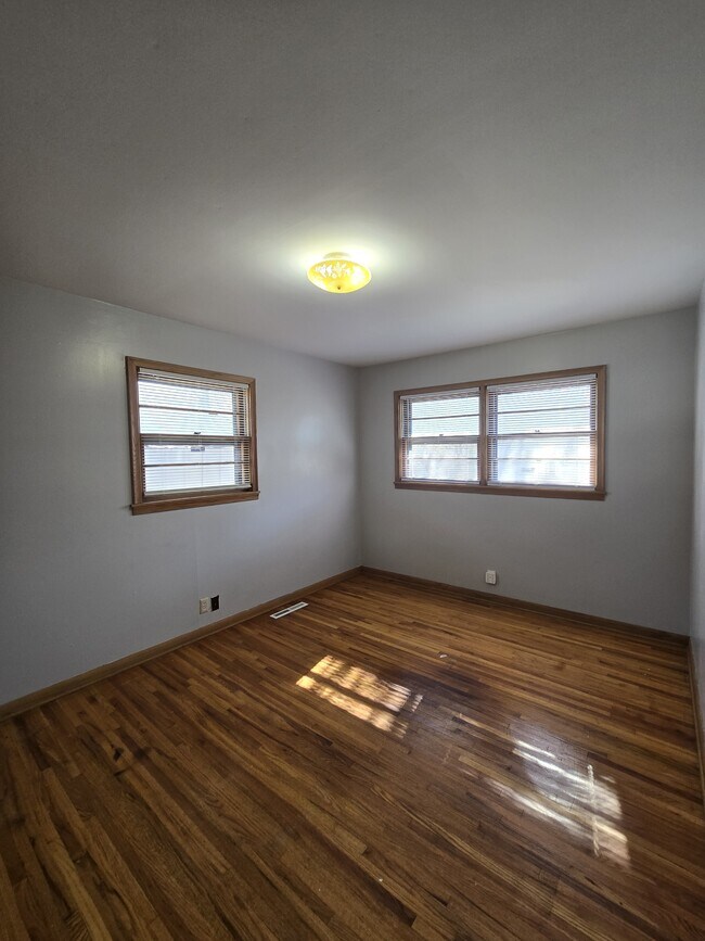 Building Photo - 3003 E Funston St