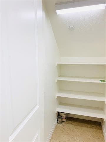 Building Photo - 912 Brookville Ct