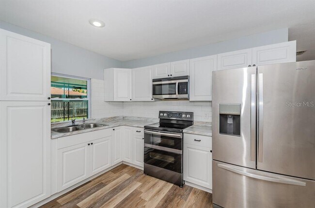 Building Photo - 408 S Aurora Ave