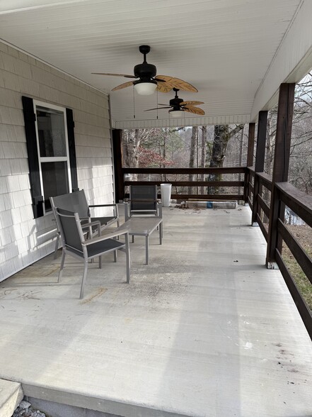 Building Photo - 1109 5th Street Rd