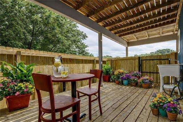 Building Photo - 1720 Nicholson Dr