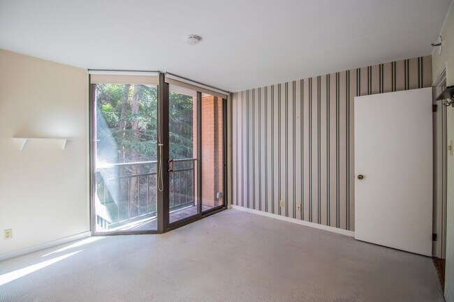 Building Photo - 101 Lombard St