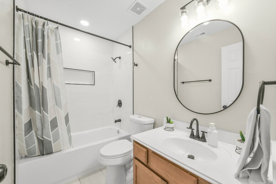 Building Photo - 21771 Mossy Field Ln