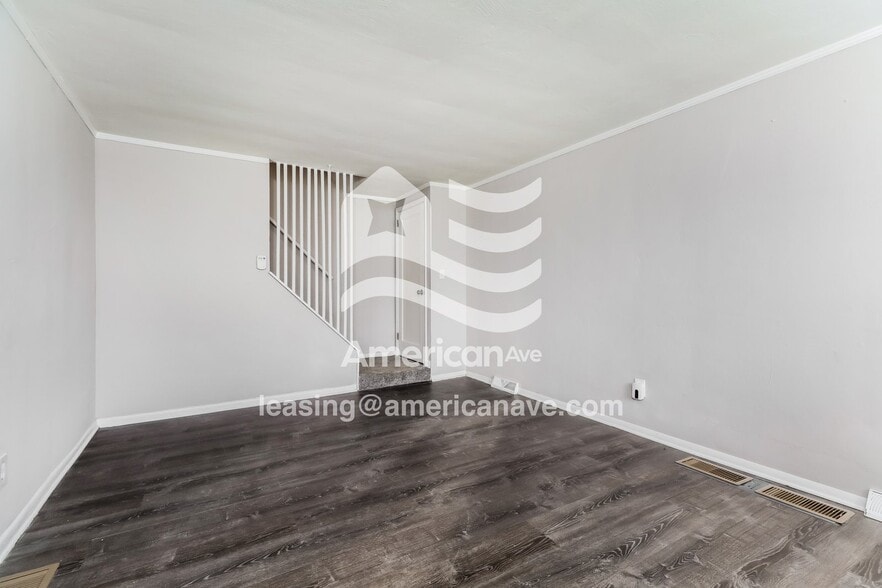 Building Photo - 105 Veronica Dr