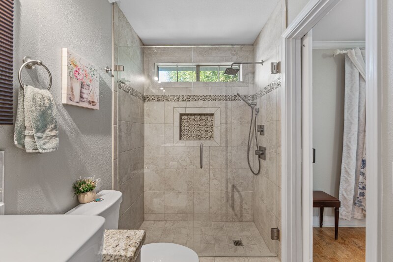 Building Photo - 2711 Bay Club Dr