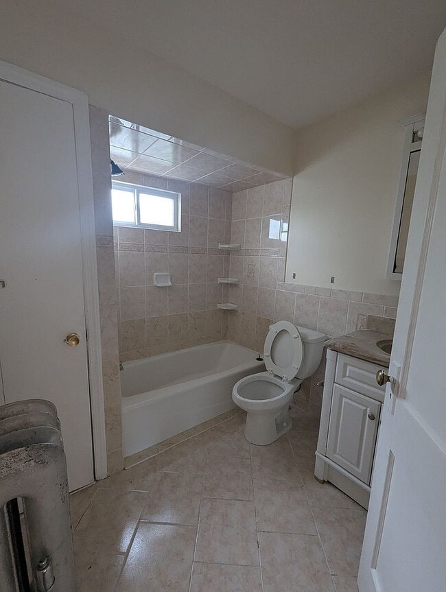 Building Photo - Single Family Home