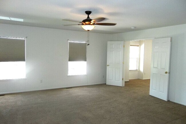 Building Photo - Quiet Neighborhood Living with Room to Grow