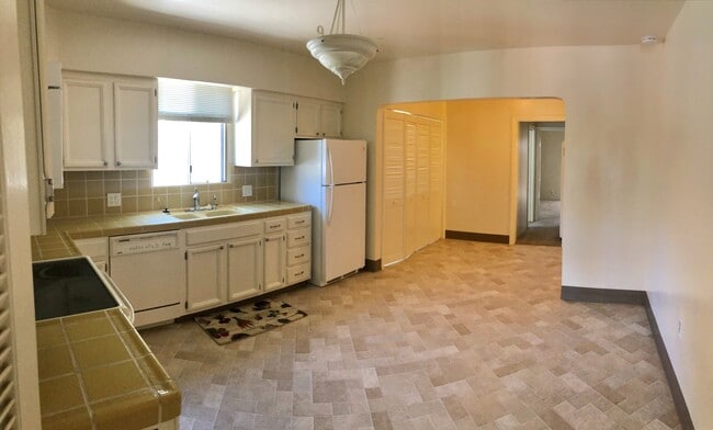 Building Photo - Great 3 Bedroom 2 Bath House in Old Town M...