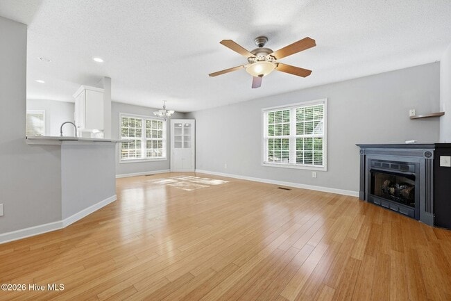 Building Photo - 14 Juniper Ln