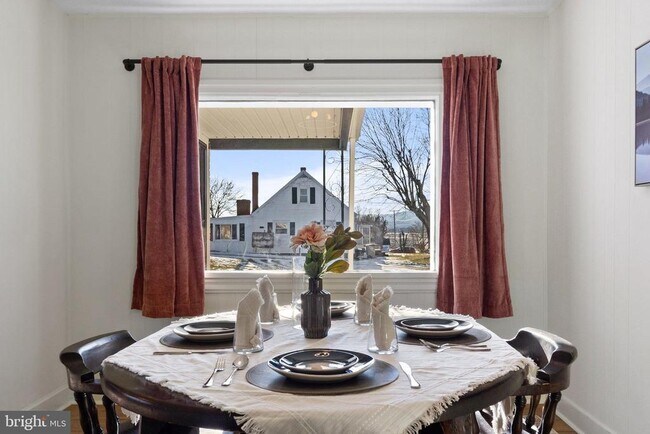 Building Photo - 701 S 2nd St