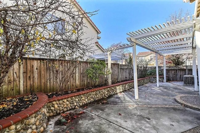 Building Photo - 283 Zoria Farms Ln