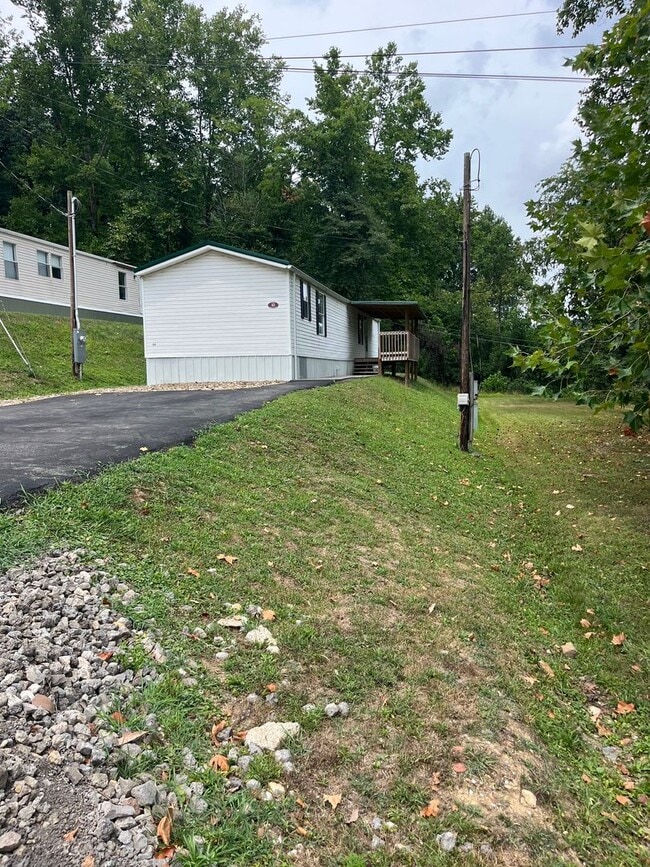 Building Photo - Well maintained mobile home