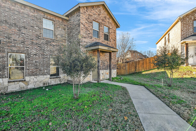 Building Photo - 1934 Timber Oaks Dr