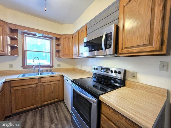 Building Photo - 29325 W Line Rd