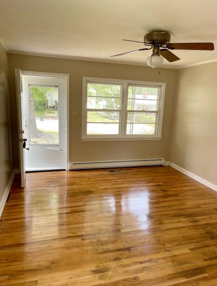 Building Photo - 2307 Maywood St