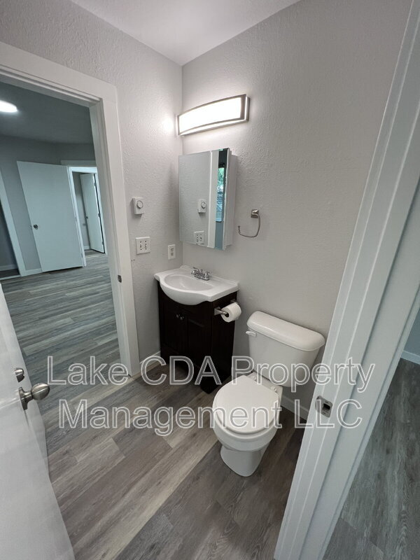 Building Photo - 1099 Woolsey Dr
