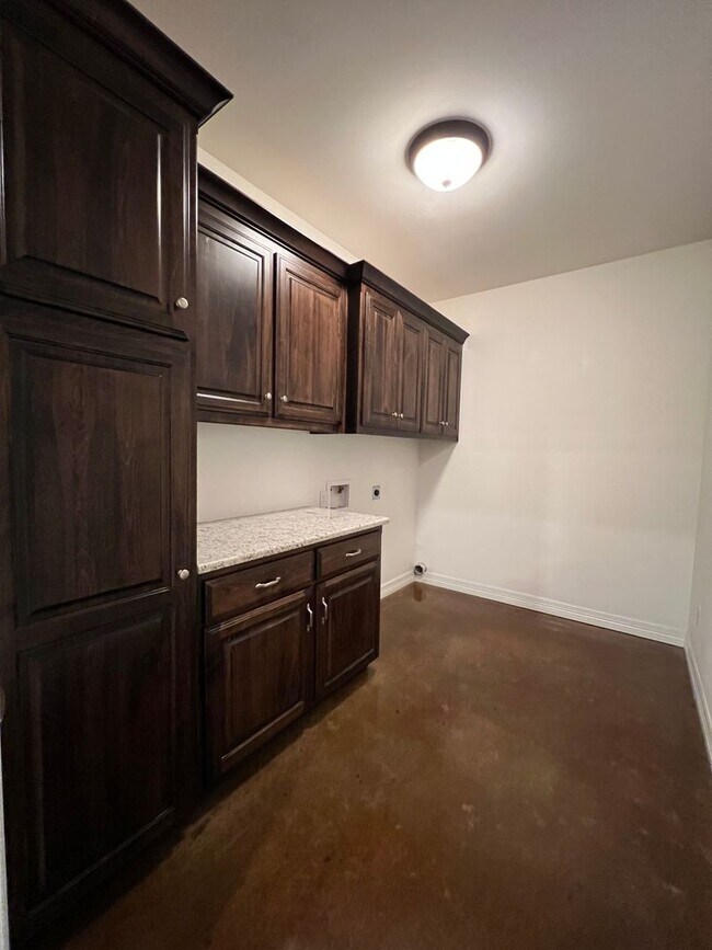 Building Photo - 2964 Elkton Trail