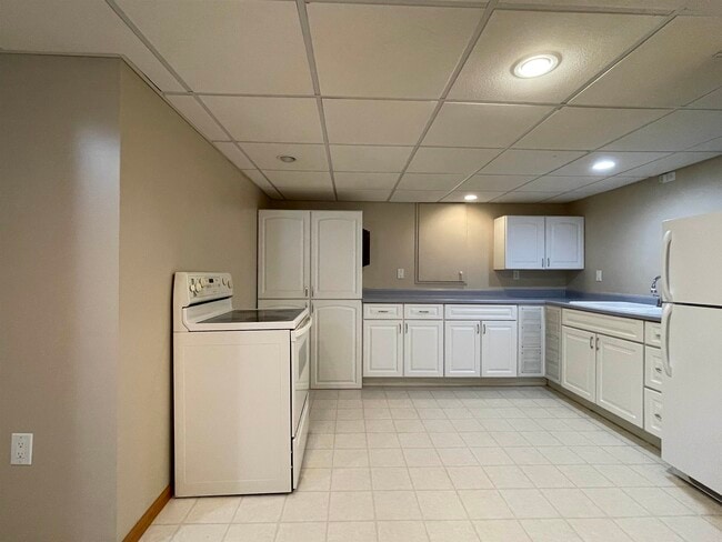 Building Photo - 6442 Urich Terrace