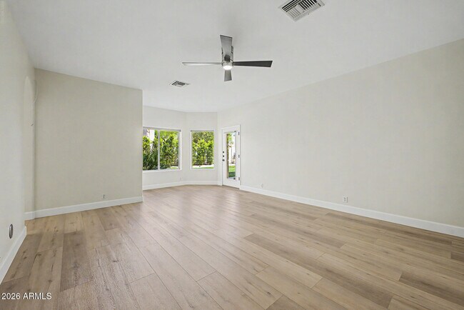 Building Photo - 3740 E Tonto Ct