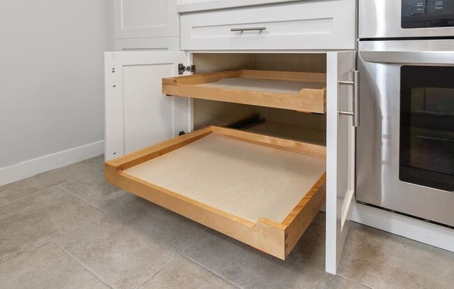 Building Photo - 425 W Beech St