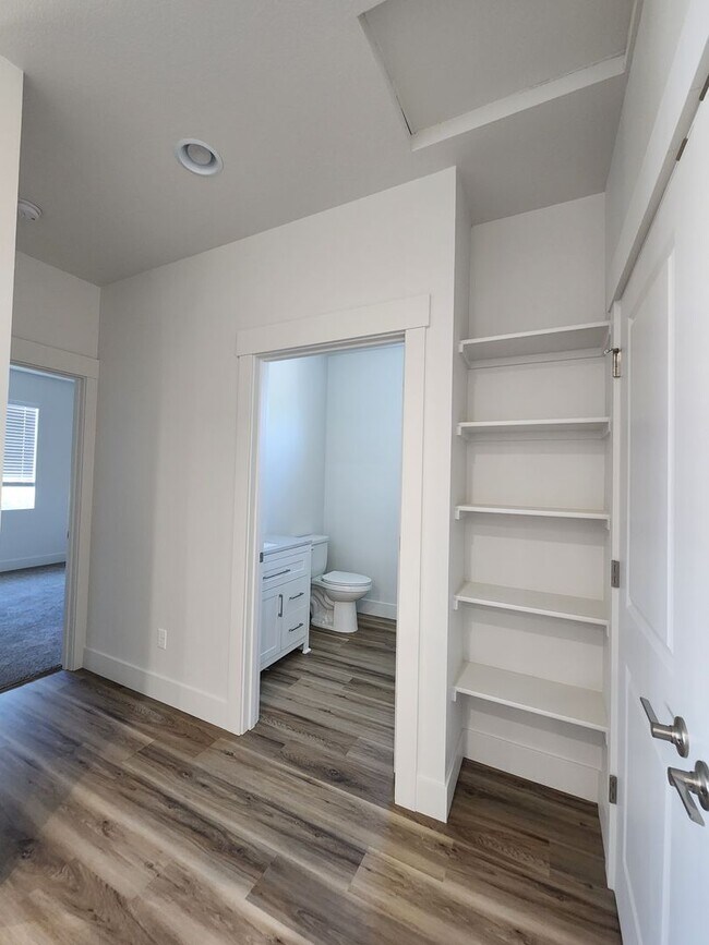 Building Photo - Beautiful Brand New Modern Apartment Homes...