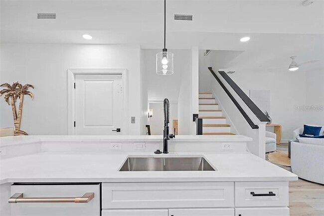 Building Photo - 6418 Margarita Shores Ln