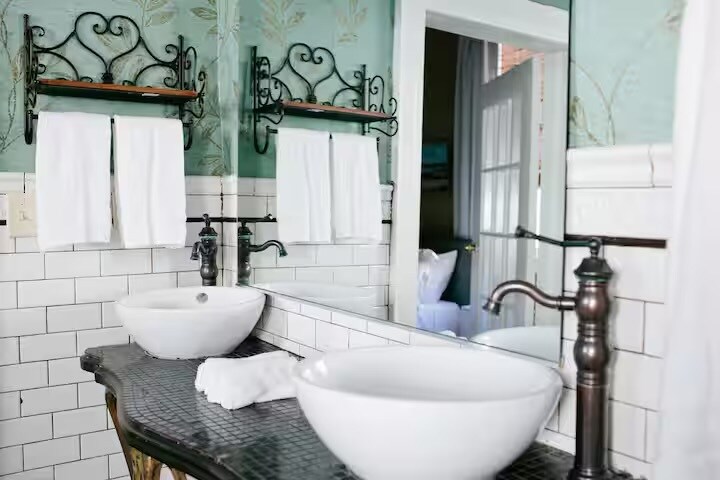 Master Bath - 327 Felder Ave