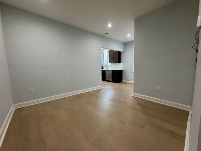 Building Photo - 1247 Snyder Ave