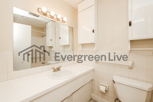 Building Photo - 120 Hilltop Dr