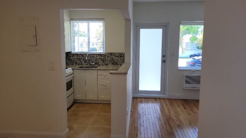 Building Photo - 9005 NE 8th Ave