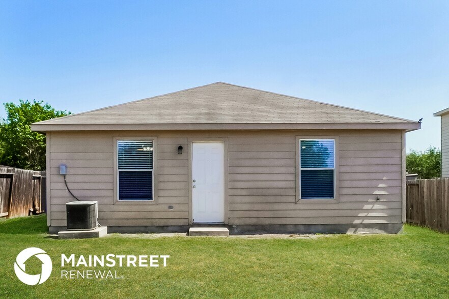 Building Photo - 11247 Pecan Canyon