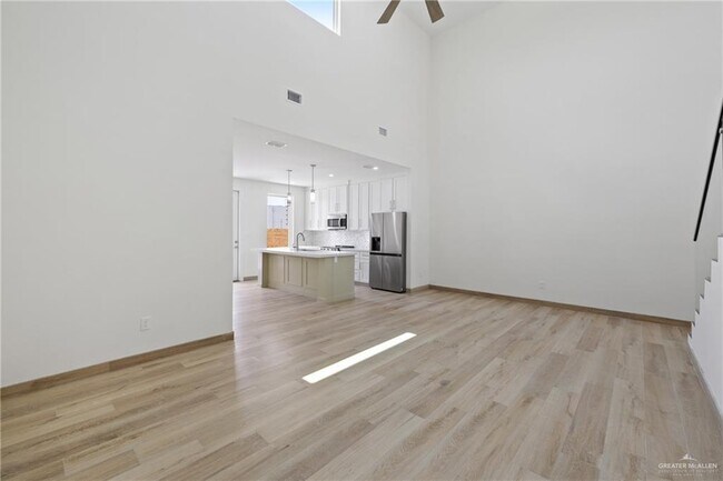 Building Photo - 24 N Lincoln St