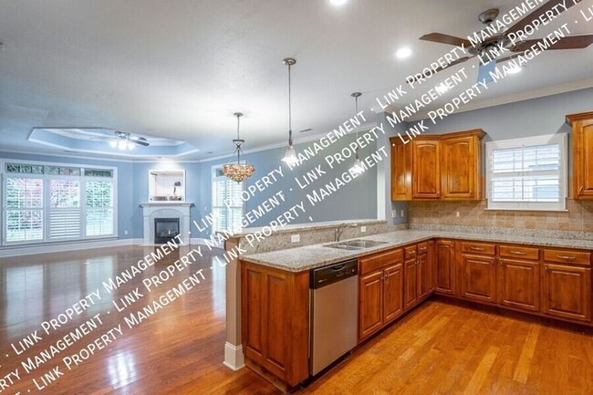 Building Photo - 7655 Lenox Trace Dr