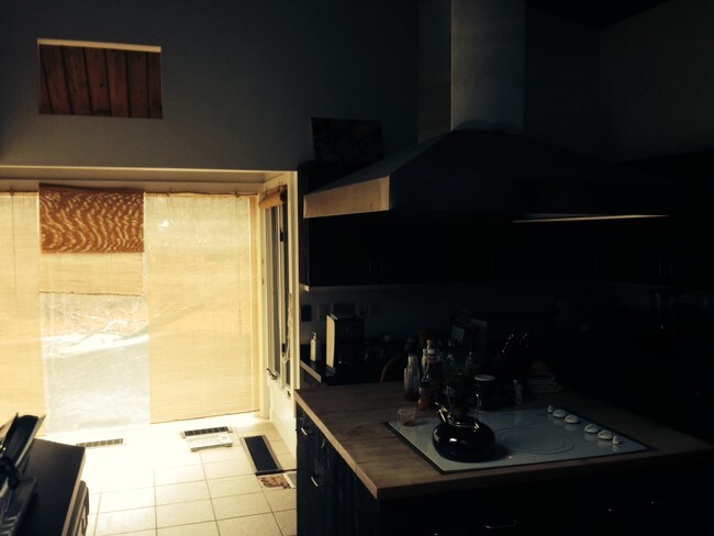 Building Photo - 860 Oakwood Rd