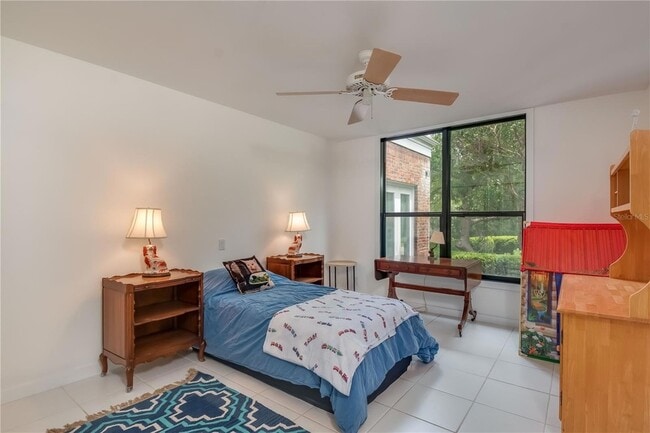 Building Photo - 5951 SW 21st Avenue Rd