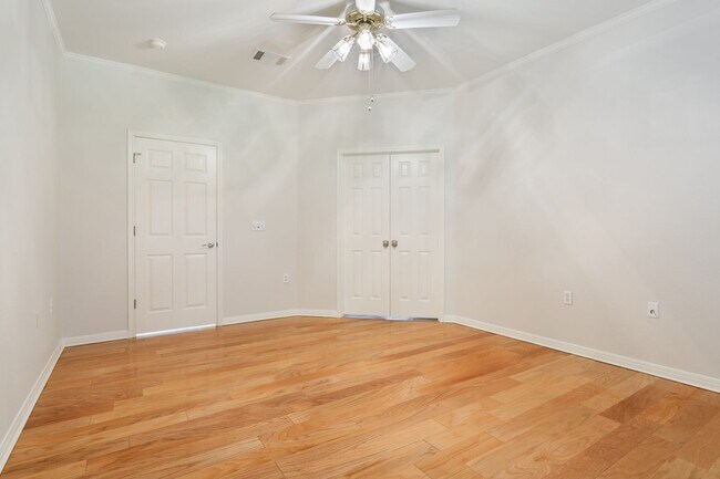 Building Photo - 102 Teacup Cove